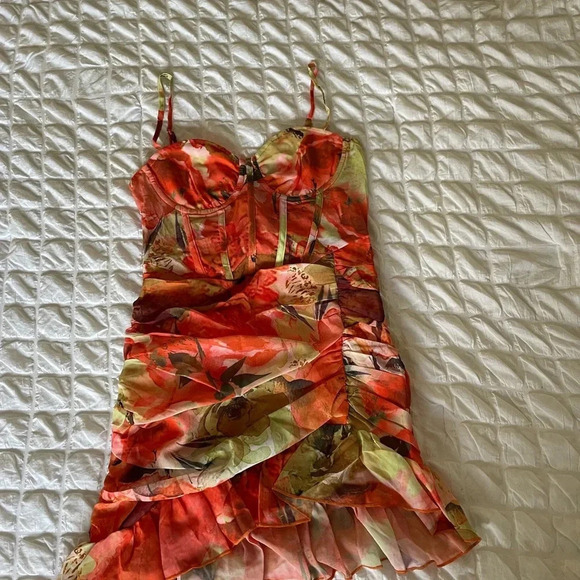 Prettylittlething Orange floral print frill hem bodycon dress - Picture 5 of 11